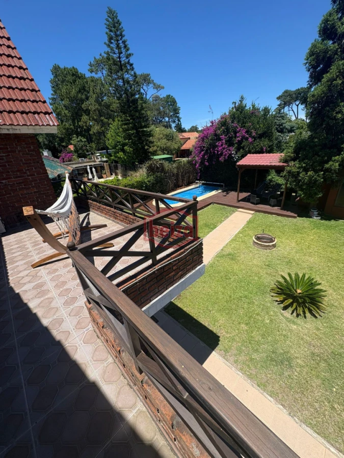 Casa ID.167008/mansa-una-cuadra-del-mar - Alquiler amplia casa 5 dormitorios