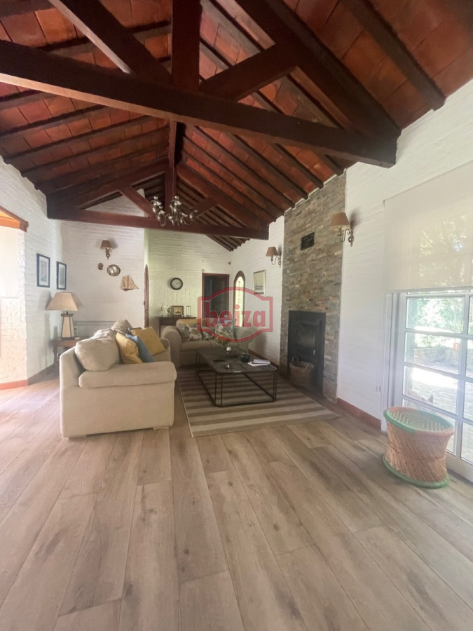 Casa ID.164699/barrio-privado- - casa con pileta de 3 dormitorios