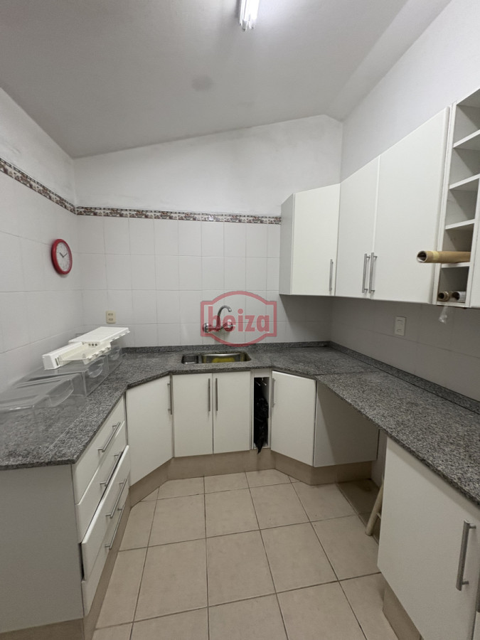 Casa ID.166171/Venta-Complejo-de-7-Bungalows-Bello-Horizonte-a-pasos-del-Mar - Casa en venta para clinica