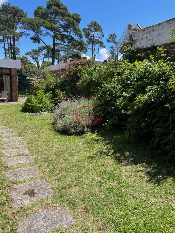 Casa ID.163122/Casas-en-Alquiler--Beiza-Propiedades - Casa en Mansa, 3 dormitorios 