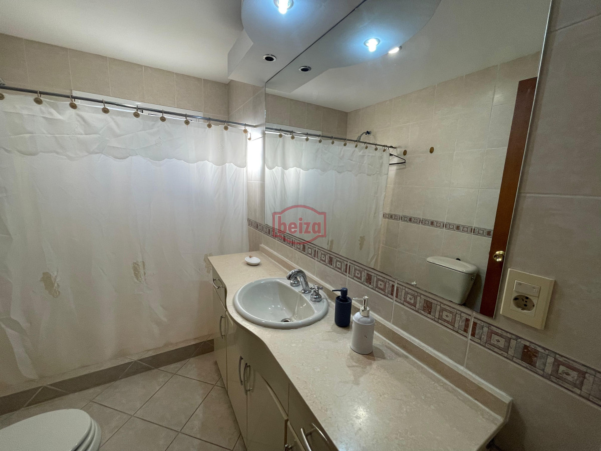 Casa ID.163274/Casa-en-Country,-3-dormitorios-* - Playa Mansa a 150 metros de la costa