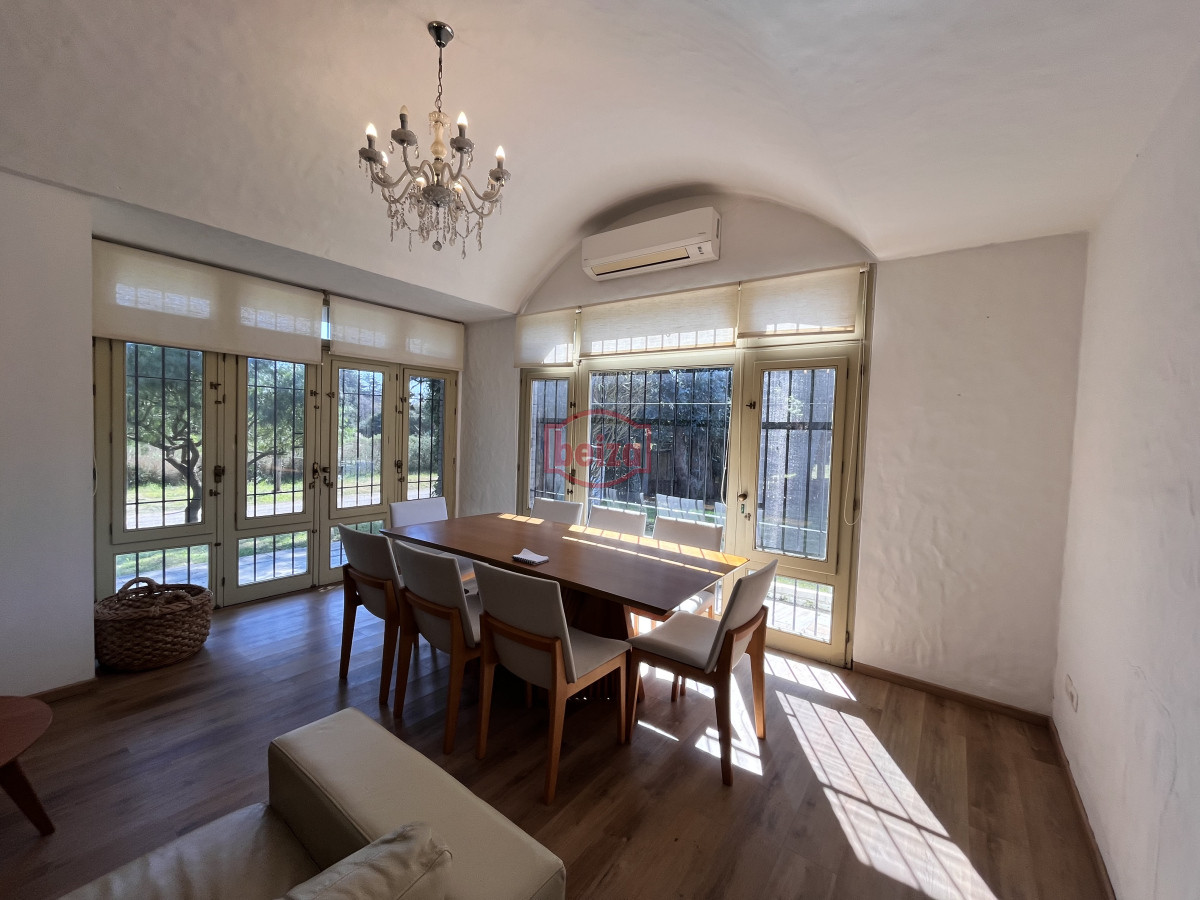 Casa ID.166852/Venta-casa-5-dormitorios-en-Playa-Mansa-Punta-del-Este - Venta casa 4 dormitorios Barrio Golf Punta del Este
