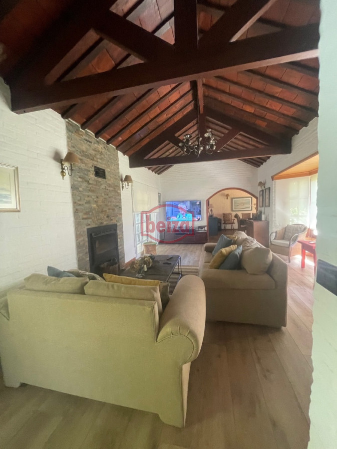 Casa ID.164699/barrio-privado- - casa con pileta de 3 dormitorios