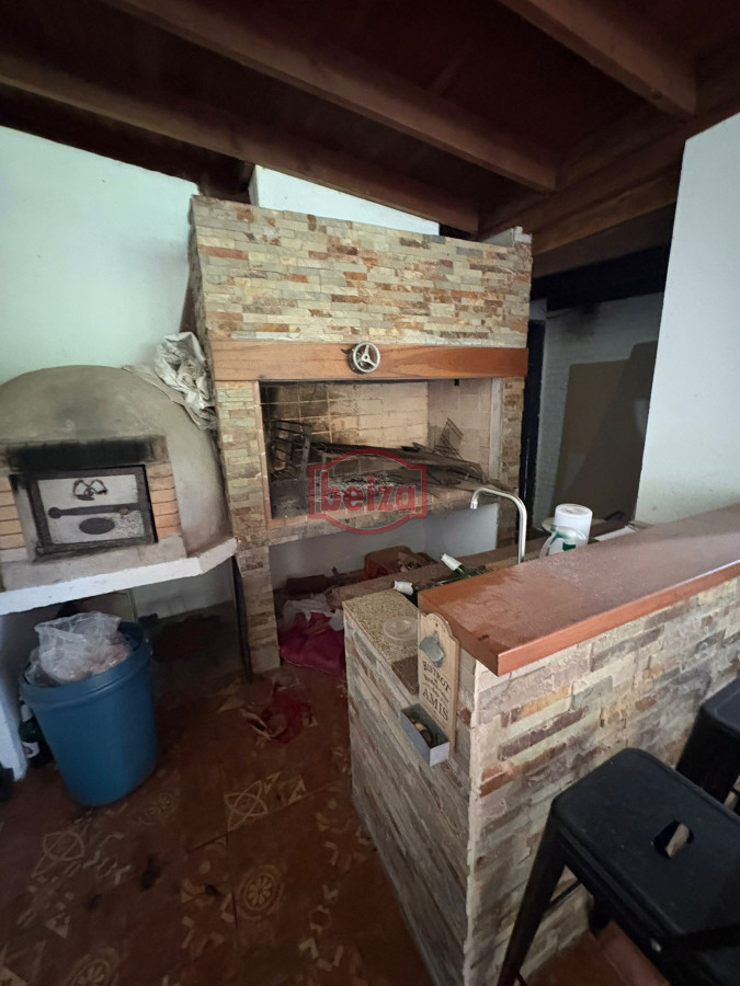 Casa ID.167001/Hermosa-casa-quinta-compuesta-de-3-construcciones,-Casa-de-Huéspedes - venta casa con amplios ambientes