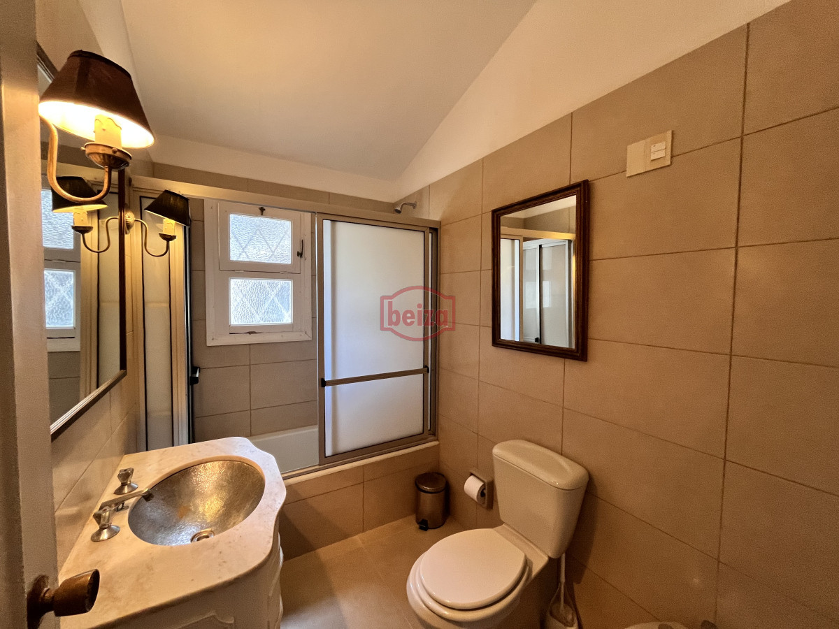 Casa ID.166840/Venta-de-Casa-4-dormitorios-en-Portezuelo,-Punta-del-Este. - Venta casa 5 dormitorios en Playa Mansa Punta del Este