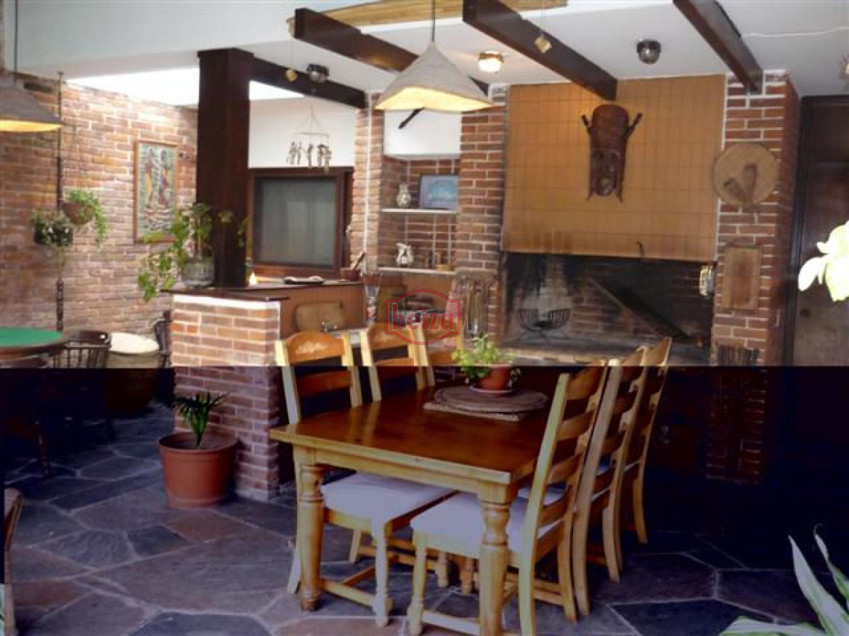 Casa ID.163241/alquiler-4-Dormit-pileta - Casa en Mansa, 5 dormitorios