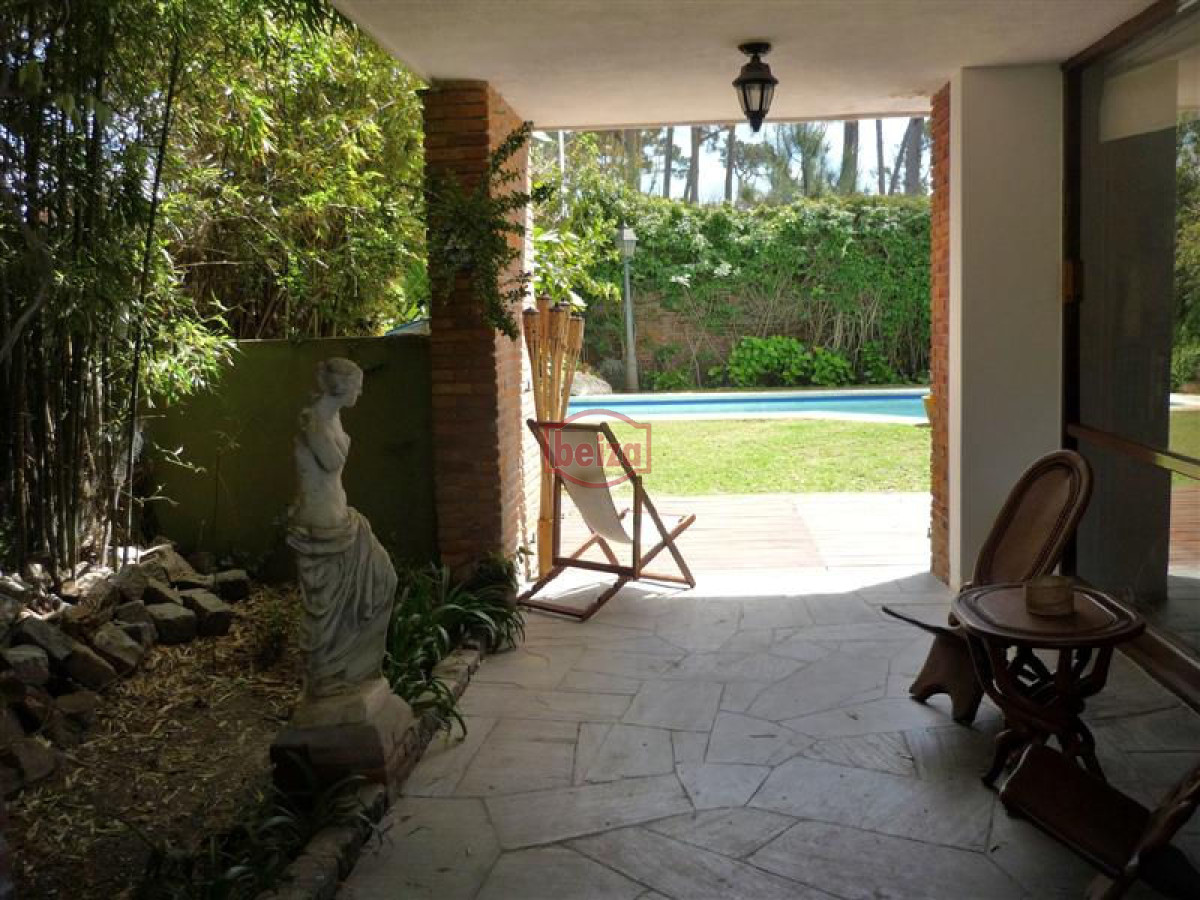 Casa ID.163241/alquiler-4-Dormit-pileta - Casa en Mansa, 5 dormitorios