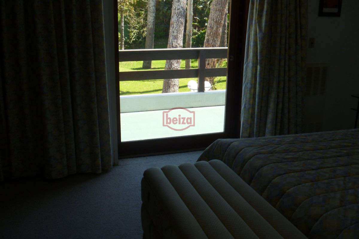 Casa ID.163340/En-venta-y-Alquiler..-imperdible-oportunidad..-a-metros-del-mar!!! - Casa en Mansa, 3 dormitorios *