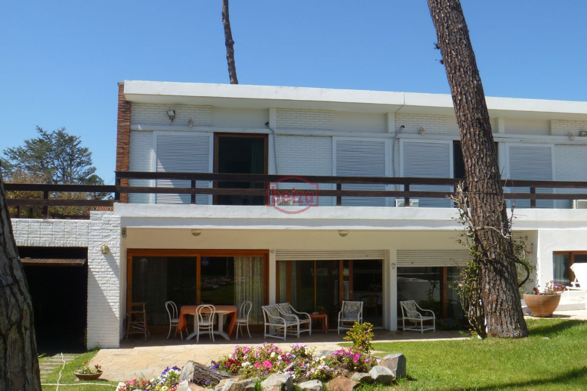 Casa ID.163340/En-venta-y-Alquiler..-imperdible-oportunidad..-a-metros-del-mar!!! - Casa en Mansa, 3 dormitorios *