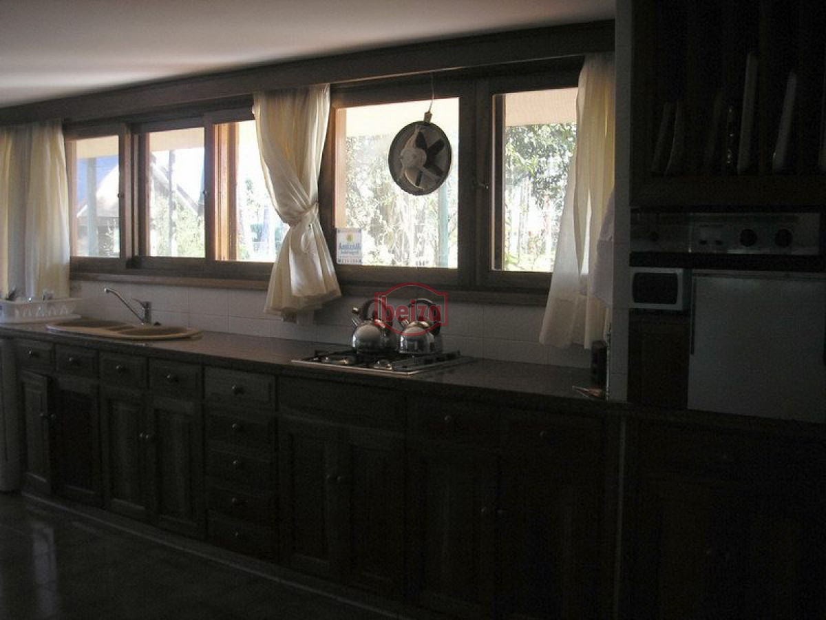 Casa ID.163123/Casa-en-Mansa,-3-dormitorios- - Casa en Mansa, 5 dormitorios *