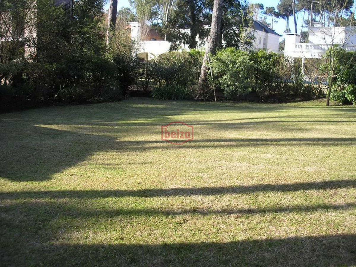 Casa ID.163123/Casa-en-Mansa,-3-dormitorios- - Casa en Mansa, 5 dormitorios *