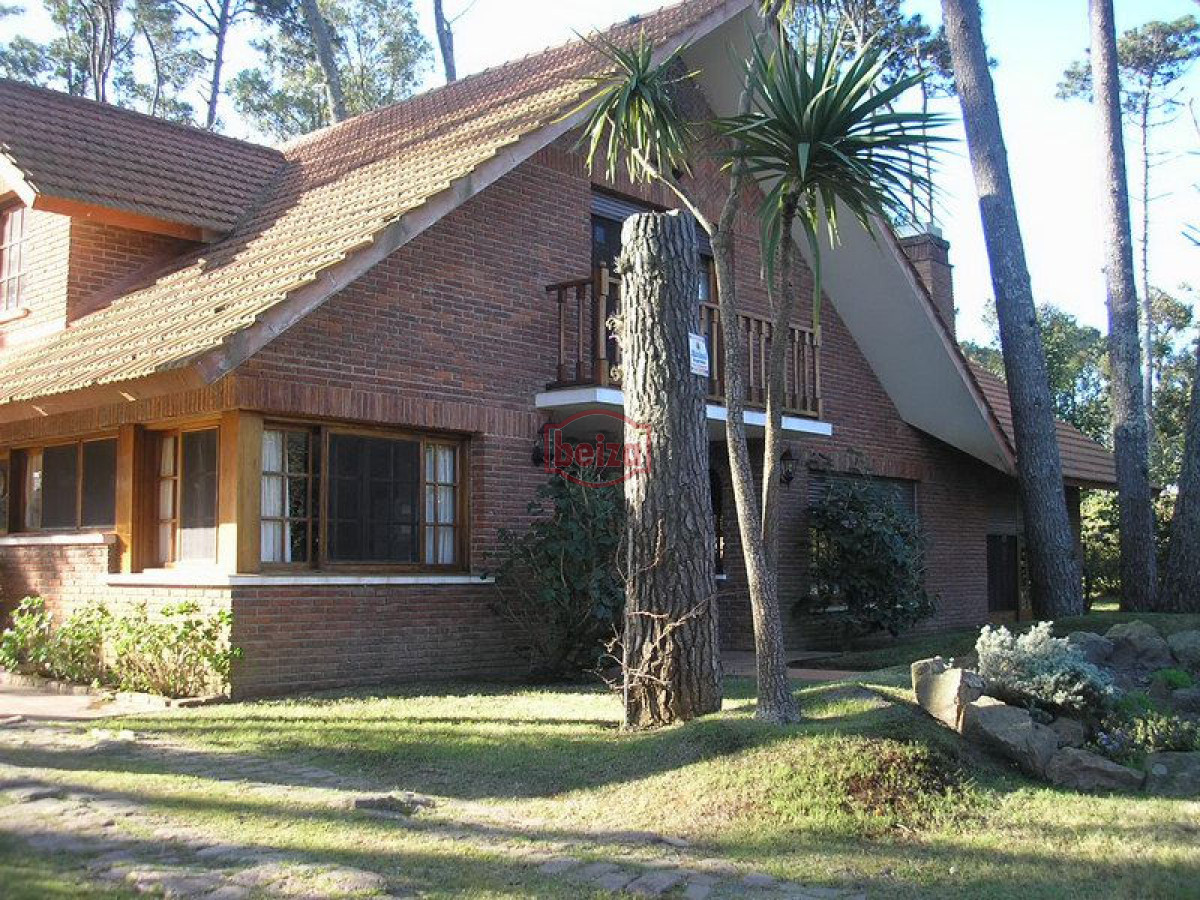 Casa ID.163123/Casa-en-Mansa,-3-dormitorios- - Casa en Mansa, 5 dormitorios *