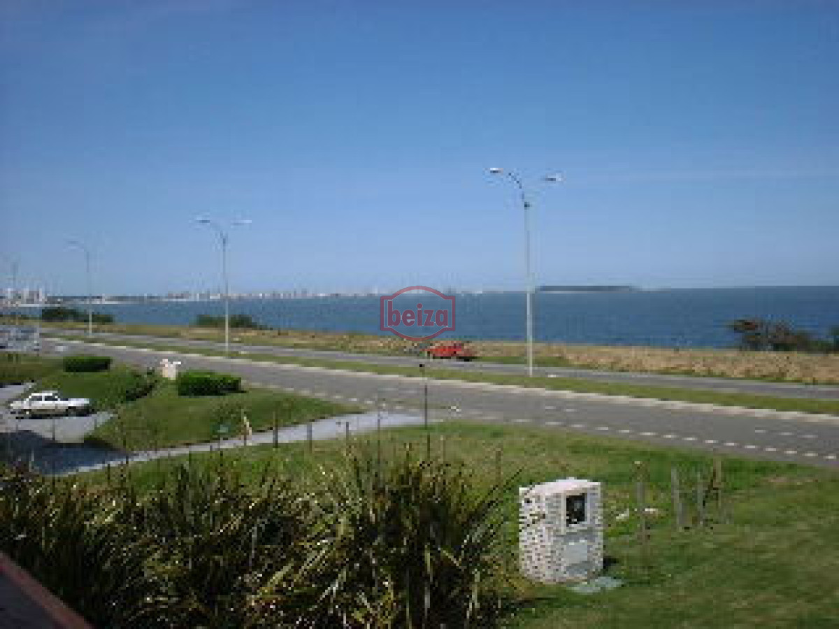 Casa ID.163148/Casa-en-Mansa,-5-dormitorios-* - Casa en Mansa, 6 dormitorios *