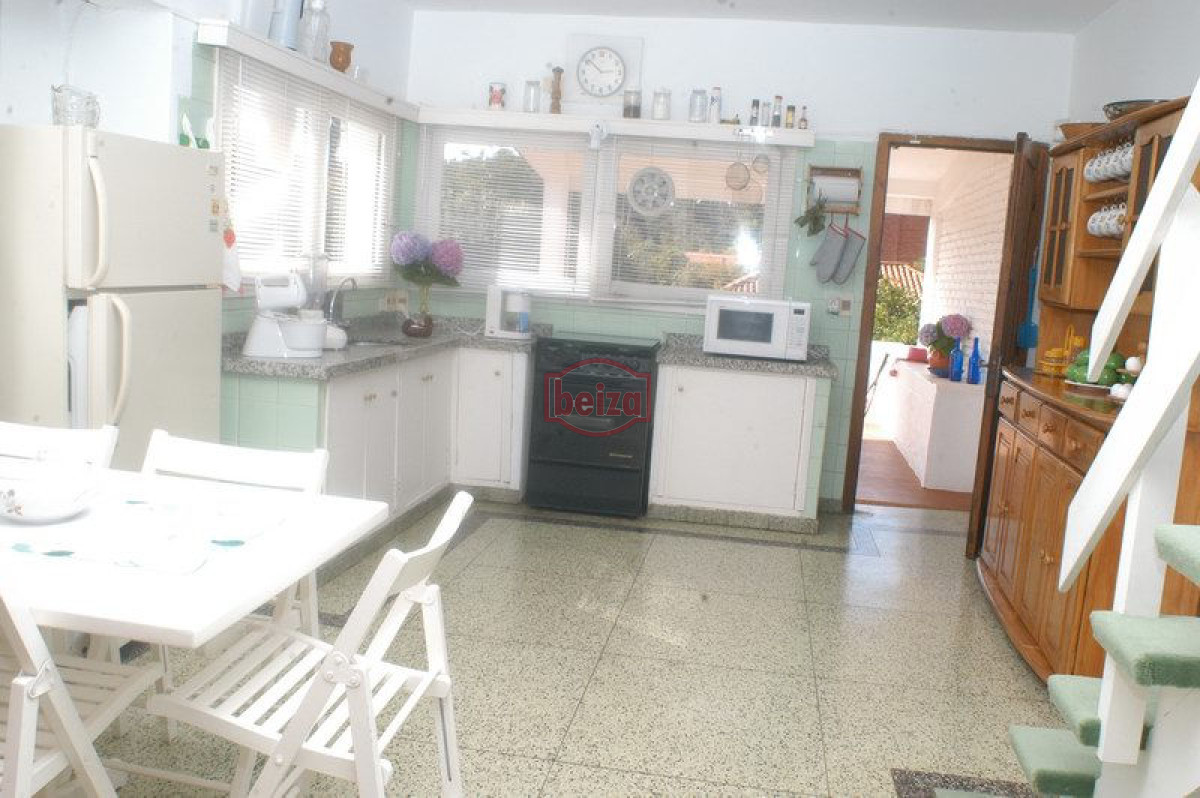 Casa ID.163149/Casa-en-Mansa,-6-dormitorios-* - Casa en Mansa, 4 dormitorios *