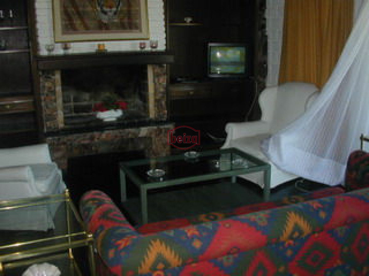 Casa ID.163149/Casa-en-Mansa,-6-dormitorios-* - Casa en Mansa, 4 dormitorios *