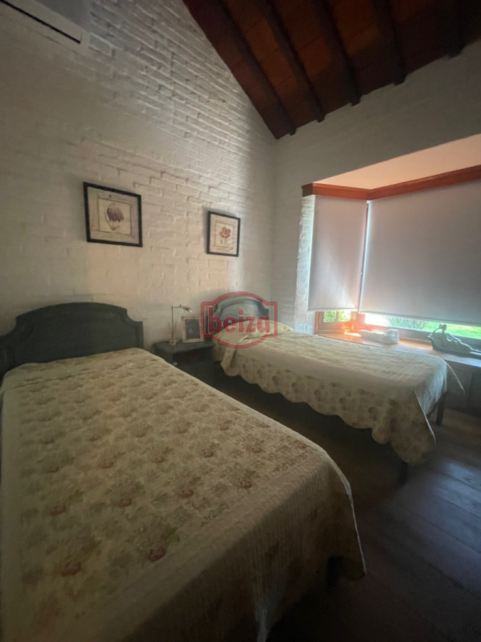 Casa ID.164699/barrio-privado- - casa con pileta de 3 dormitorios