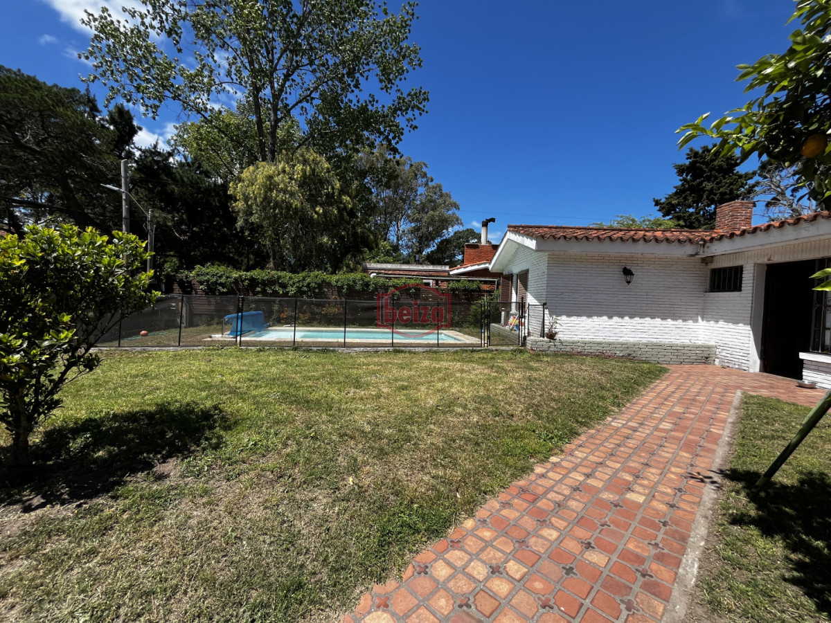 Casa ID.166974/Alquiler-casa-en-Playa-Brava-PDE - Alquiler casa con piscina 3 dormitorios mas play room Cantegril Punta del Este