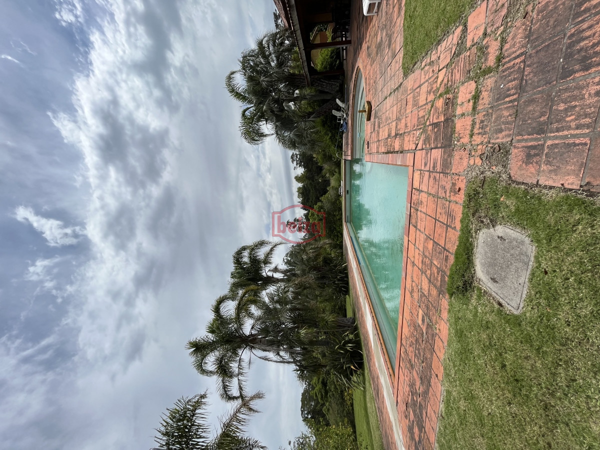Casa ID.166021/Casa-en-Mansa,-5-dormitorios - Exclusiva CASA - CHACRA de 1.8 hectáreas. 