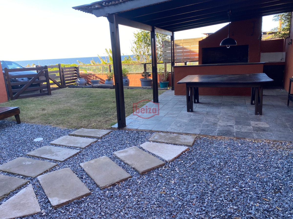 Casa ID.165180/Moderna-casa-en-barrio-privado - Casa en Punta Piedras 4 dormitorios