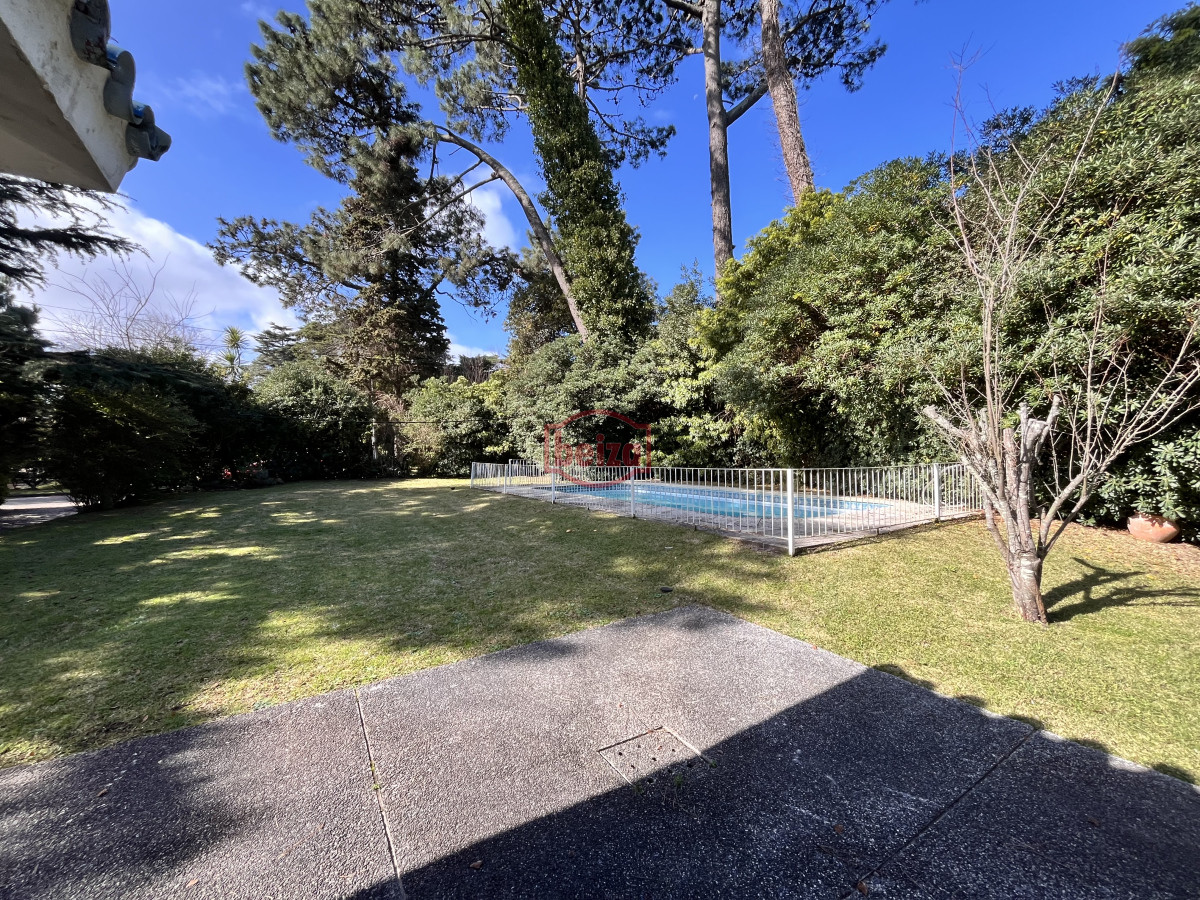 Casa ID.166840/Venta-de-Casa-4-dormitorios-en-Portezuelo,-Punta-del-Este. - Venta casa 5 dormitorios en Playa Mansa Punta del Este