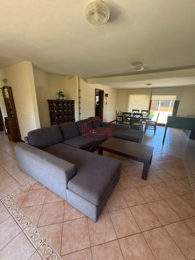 Casa ID.167008/mansa-una-cuadra-del-mar - Alquiler amplia casa 5 dormitorios