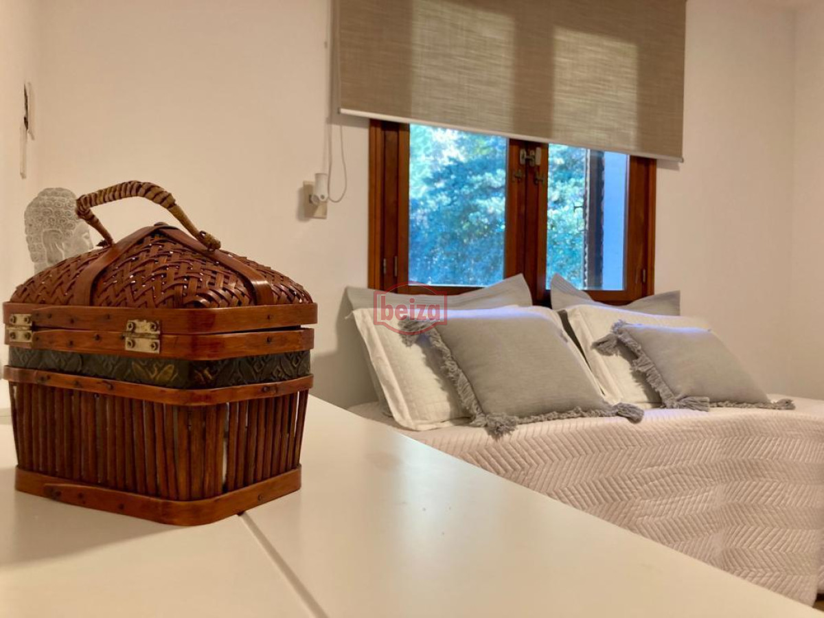 Casa ID.166879/Casa-de-3-Dormitorios-en-Manantiales - Alquiler casa 4 dormitorios a pasos del mar playa brava Punta del Este