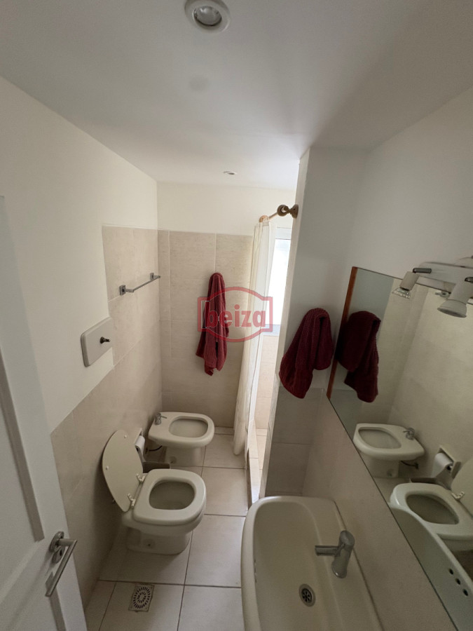 Casa ID.166634/Casa-de-3-Dormitorios-en-Manantiales - Casa en parada a 100 metros del mar, 