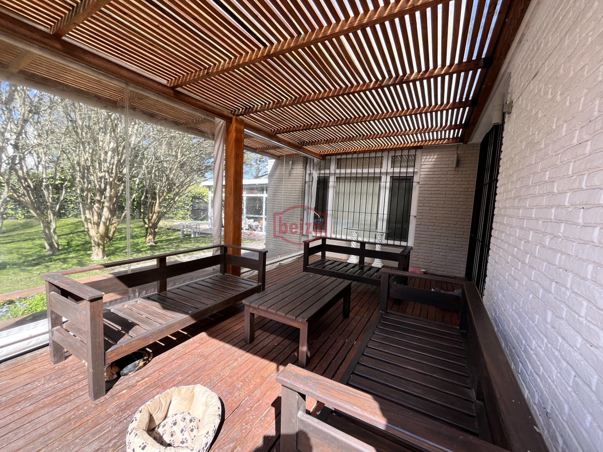 Casa ID.166852/Venta-casa-5-dormitorios-en-Playa-Mansa-Punta-del-Este - Venta casa 4 dormitorios Barrio Golf Punta del Este