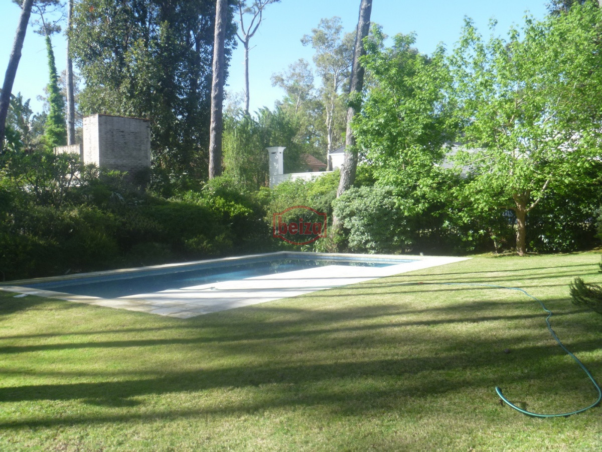 Casa ID.163123/Casa-en-Mansa,-3-dormitorios- - Casa en Mansa, 5 dormitorios *