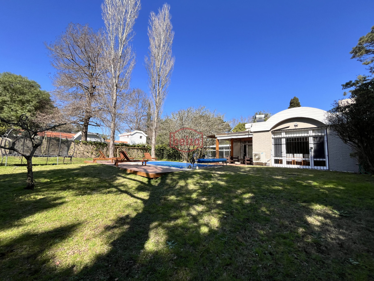 Casa ID.166852/Venta-casa-5-dormitorios-en-Playa-Mansa-Punta-del-Este - Venta casa 4 dormitorios Barrio Golf Punta del Este