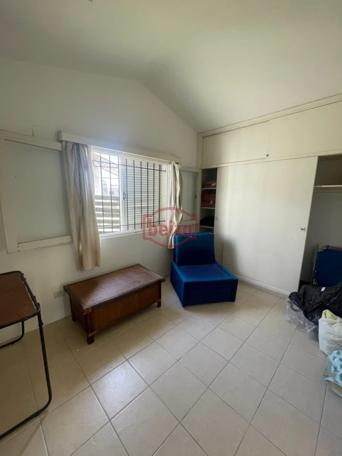 Casa ID.166171/Casa-de-3-dormitorios-en-Playa-Mansa.- - Casa en venta para clinica