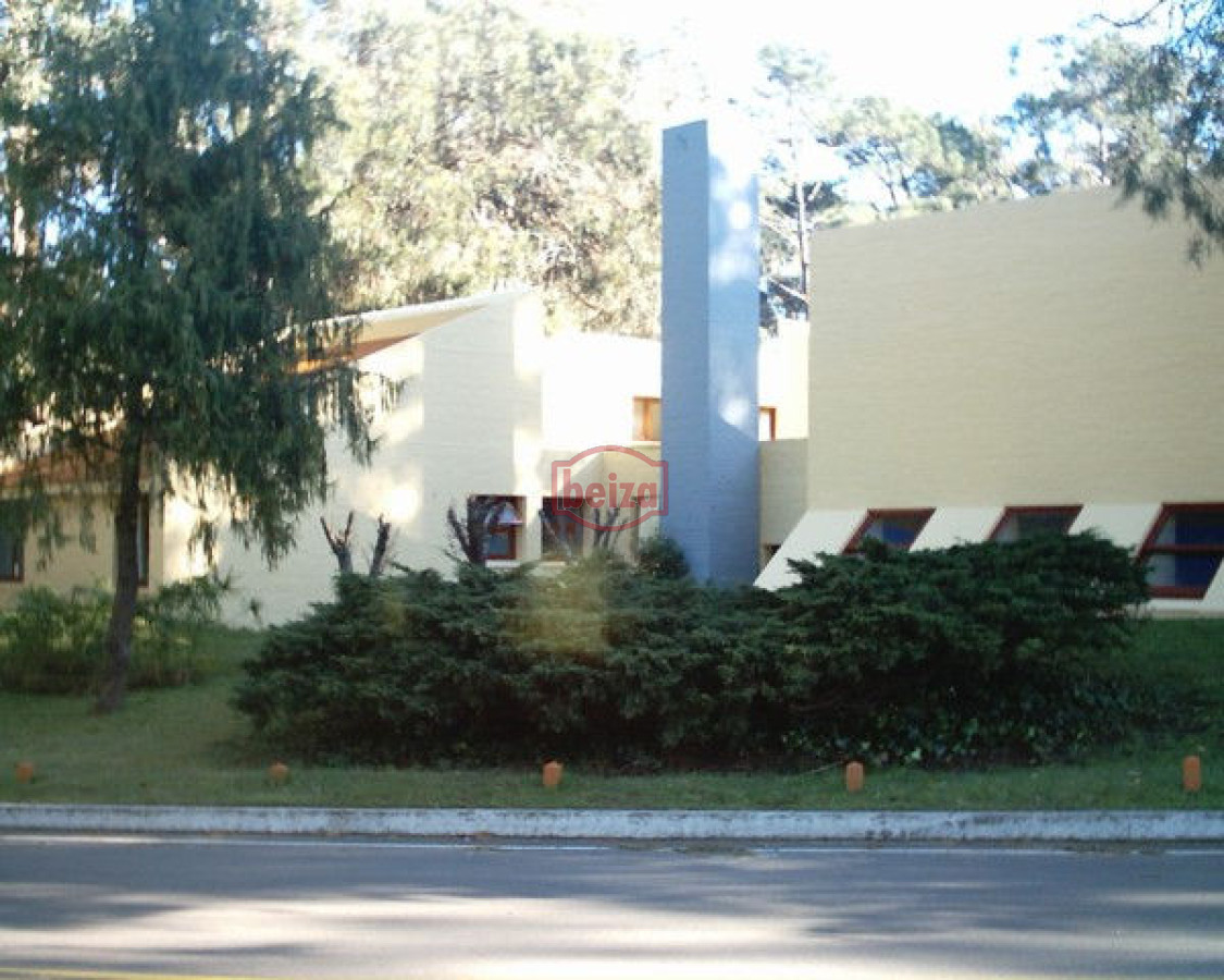 Local Comercial ID.163478/Local-comercial-en-Solanas - Local en Punta del Este, Lugano