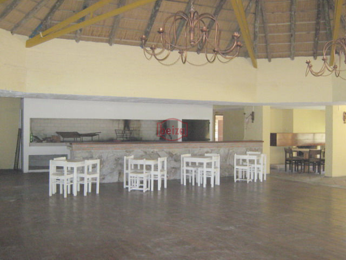 Local Comercial ID.163478/Local-comercial-en-Solanas - Local en Punta del Este, Lugano
