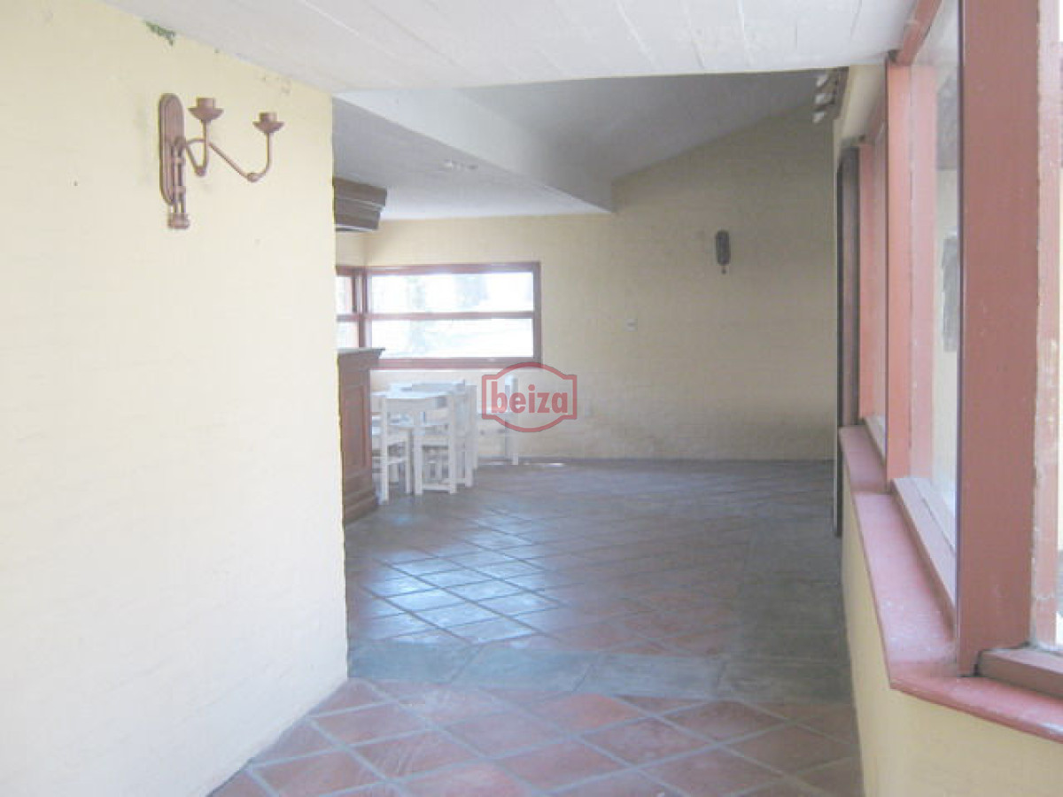 Local Comercial ID.163478/Local-comercial-en-Solanas - Local en Punta del Este, Lugano