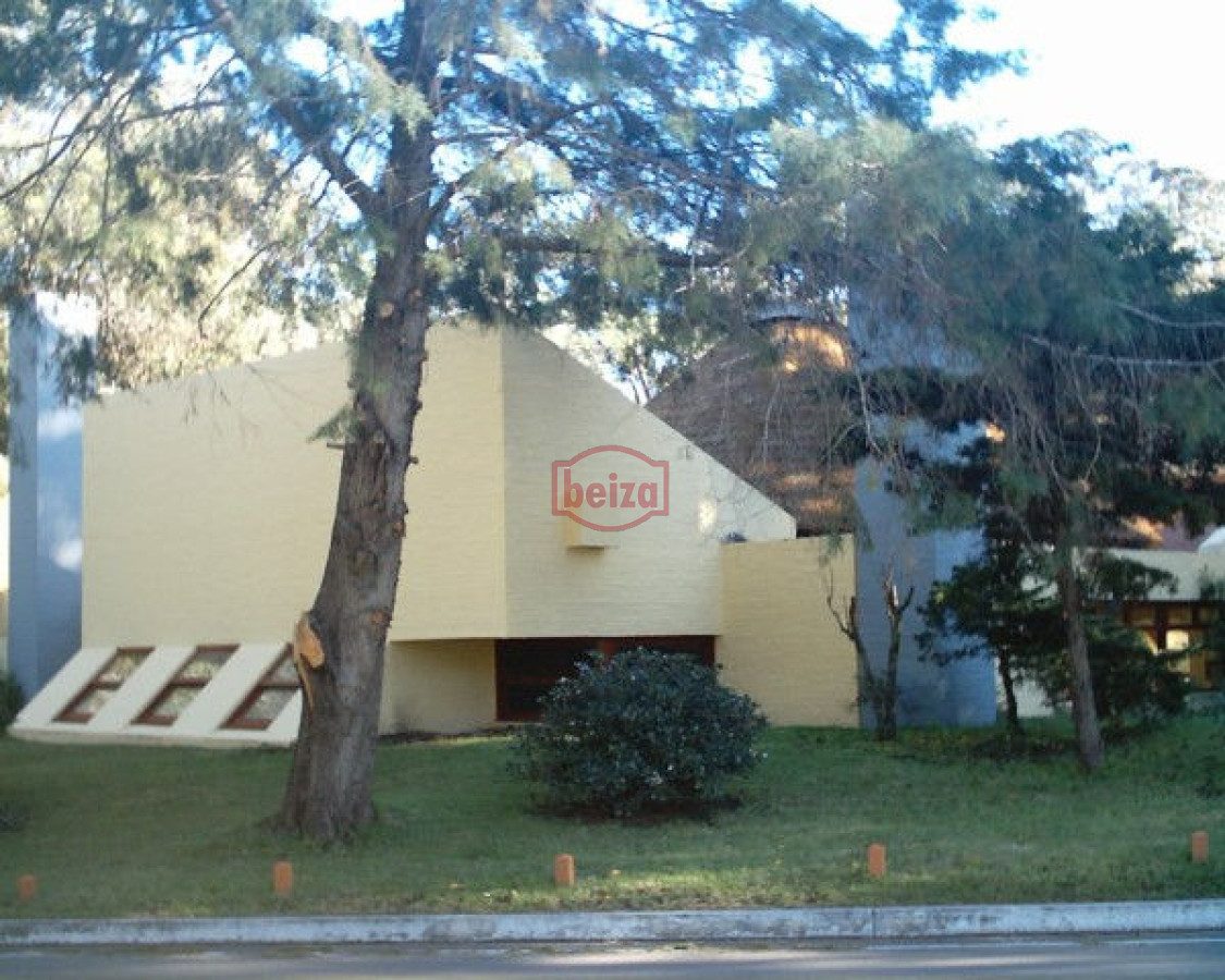 Local Comercial ID.163478/Local-comercial-en-Solanas - Local en Punta del Este, Lugano