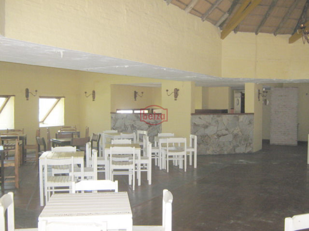 Local Comercial ID.163478/Local-comercial-en-Solanas - Local en Punta del Este, Lugano