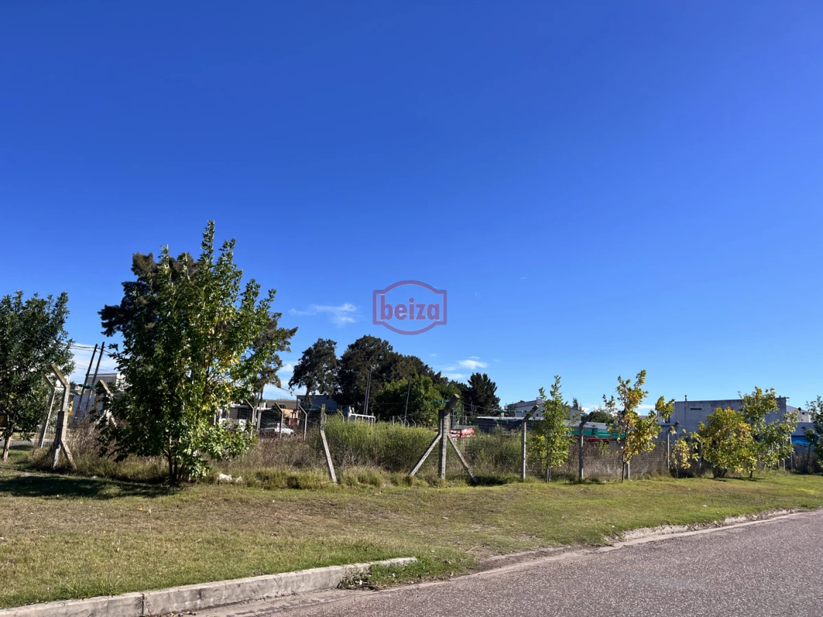 Terreno ID.167052/ - Venta Terreno 1455 metros Barrio Biarritz