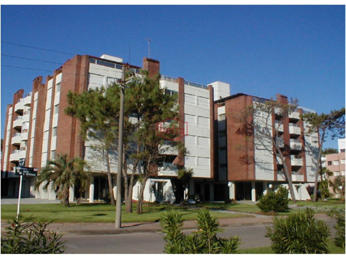Apartamento en Punta del Este, Mansa - BZA161092A