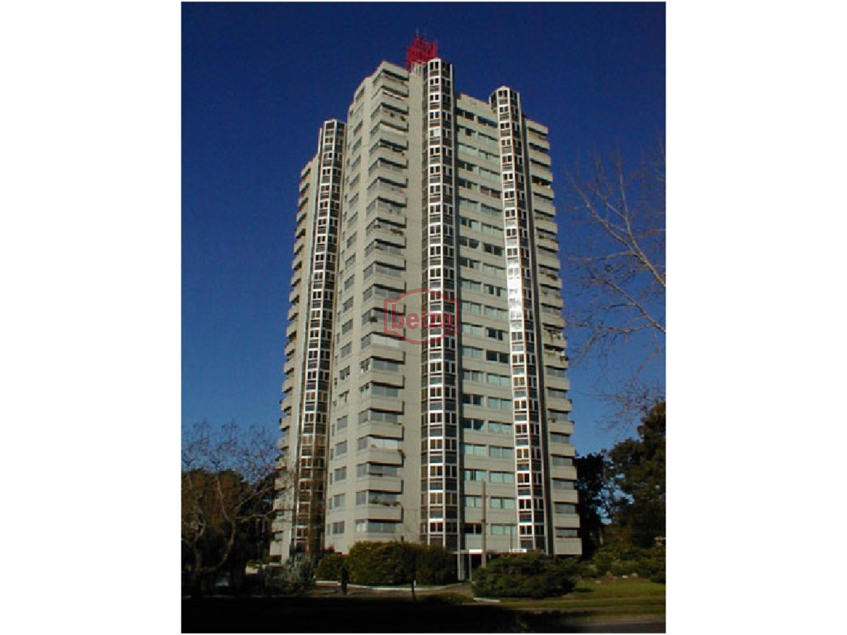 Apartamento ID.70066 - Avenida Roosevelt - Parada 11