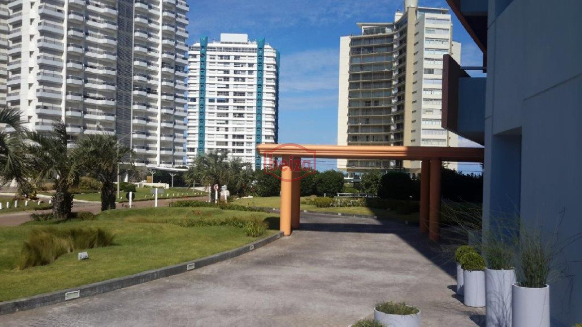 Apartamento ID.161172/Apartamento-en-Mansa,-1-dormitorio-y-medio - Apartamento en Brava, 2 dormitorios *