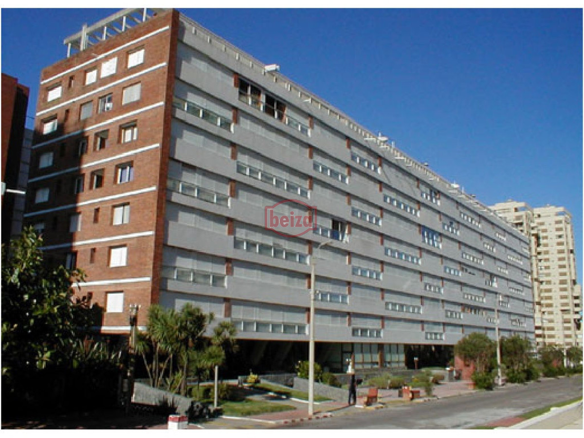 Apartamento ID.90171/Apartamento-en-Peninsula,-1-dormitorios-* - Pent House  con vista a Mansa y Brava