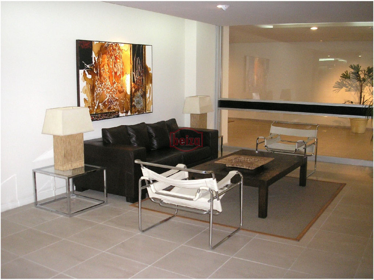 Apartamento ID.160888/Venta-de-apartamento-en-Playa-mansa - Apartamento de 2 dormitorios - A pasos de la Mansa y la Brava