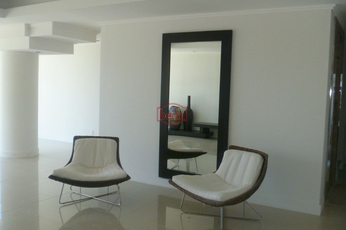 Apartamento ID.162909/VENTA-A-pasos-del-puerto--2-dormitorios-2-baños-con-garage - 2 Dormitorios y medio. Variedad de amenities.