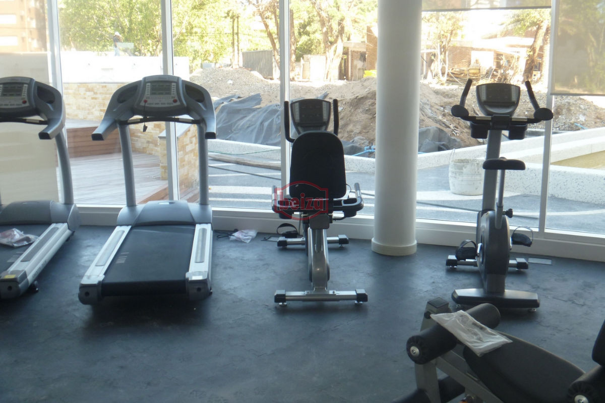 Apartamento ID.162909/VENTA-A-pasos-del-puerto--2-dormitorios-2-baños-con-garage - 2 Dormitorios y medio. Variedad de amenities.