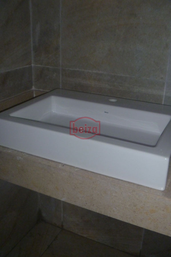 Apartamento ID.162909/VENTA-A-pasos-del-puerto--2-dormitorios-2-baños-con-garage - 2 Dormitorios y medio. Variedad de amenities.
