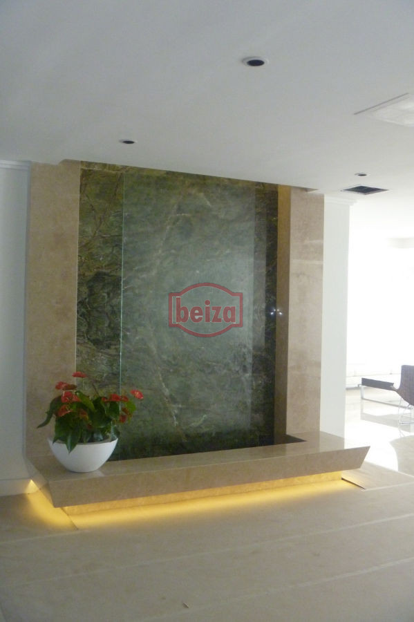 Apartamento ID.162909/VENTA-A-pasos-del-puerto--2-dormitorios-2-baños-con-garage - 2 Dormitorios y medio. Variedad de amenities.