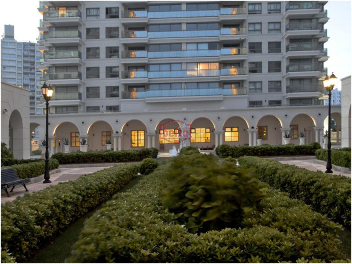 Apartamento ID.161163/Apartamentos-en-Alquiler--Beiza-Propiedades - Imperiale I - 3 dormitorios en suite más servicio (planta esquinera)