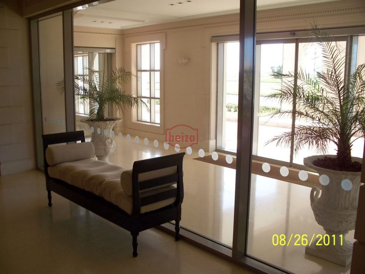 Apartamento ID.161163/Apartamentos-en-Alquiler--Beiza-Propiedades - Imperiale I - 3 dormitorios en suite más servicio (planta esquinera)