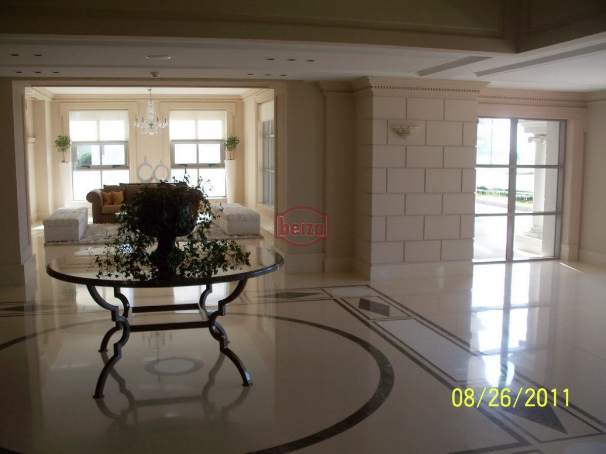 Apartamento ID.161163/Apartamentos-en-Alquiler--Beiza-Propiedades - Imperiale I - 3 dormitorios en suite más servicio (planta esquinera)