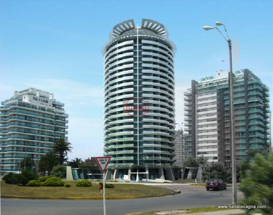 Apartamento ID.163030 - Art Tower - En el Corazón de Punta del Este
